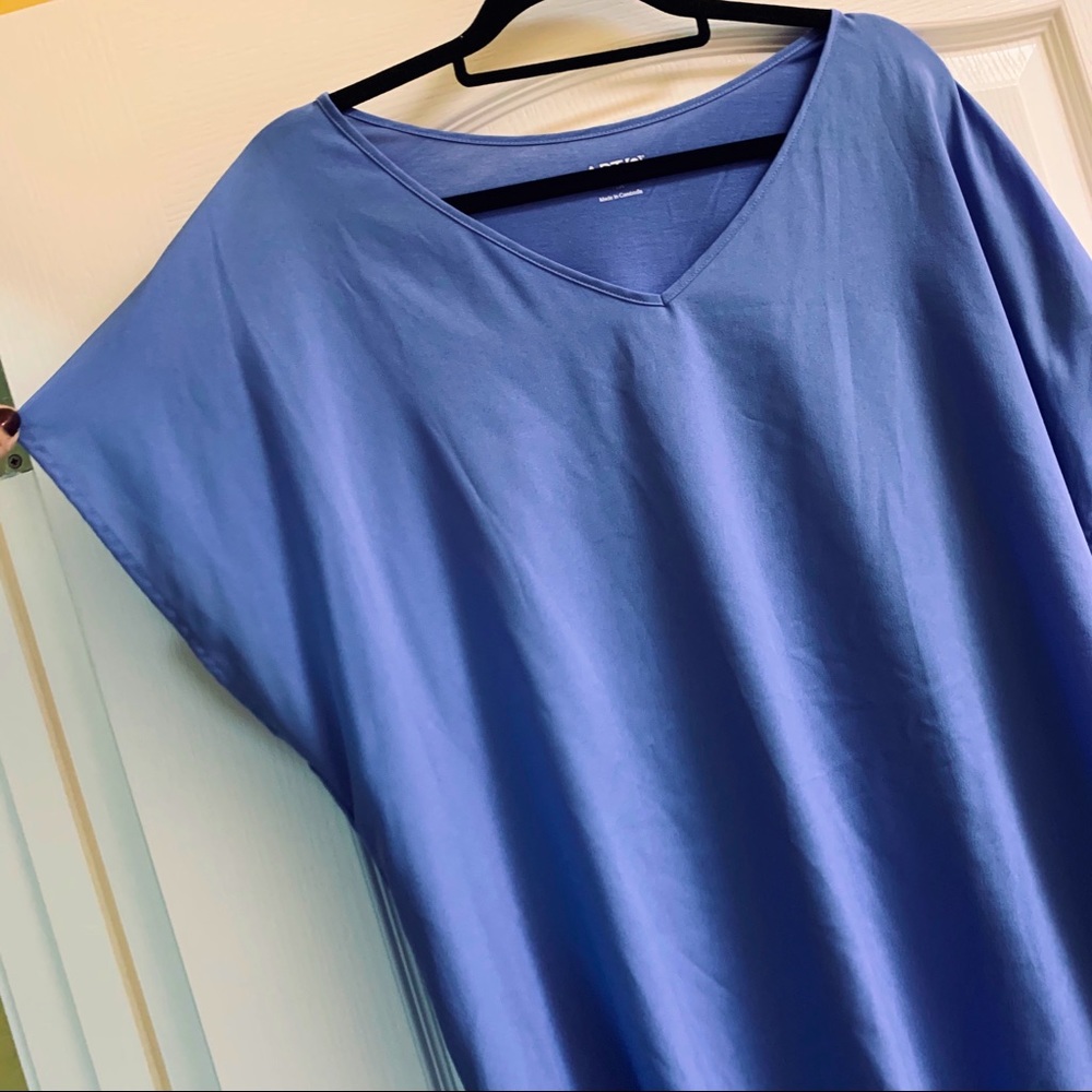 *****Apt. 9 NWT solid wedgewood blue top size 1X